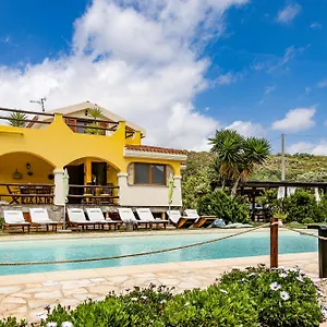 Saige , Piscina Con Idromassaggio Villa Alghero